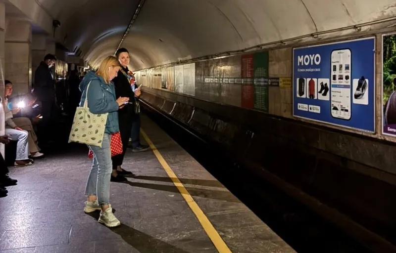 Kyiv: Train and escalator movement temporarily halted in metro due to voltage drop
