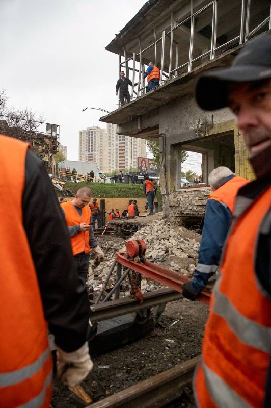 Движение между «Лесовая» и «Академгородом» возобновят сегодня без остановок на «Черниговской»