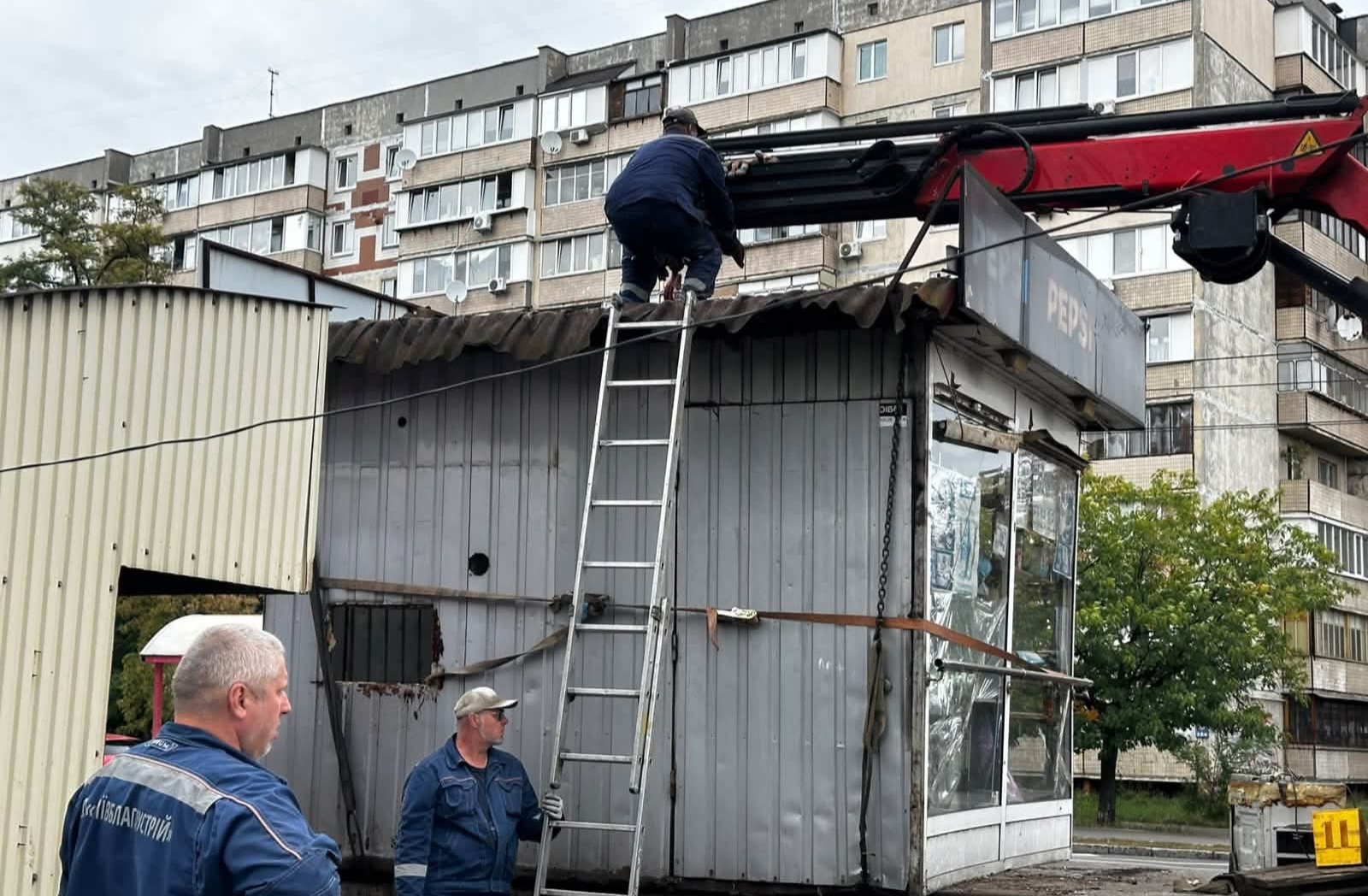 In Kiew wurden innerhalb einer Woche 57 illegale provisorische Bauten entfernt.